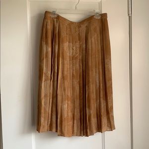 HALOGEN Knee Length Pleated Pattern Skirt
